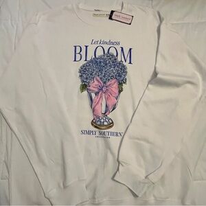 Simply Southern “Let Kindness Bloom”. Size XLarge/XXLarge. White